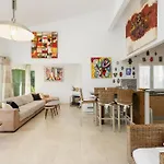 Дом отдыха Bungalow Directly At The Beach