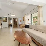 Bungalow Directly At The Beach * Марбелья