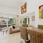 Дом отдыха Bungalow Directly At The Beach *