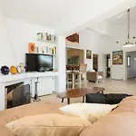 Дом отдыха Bungalow Directly At The Beach Марбелья