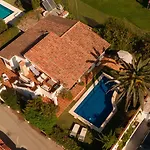 Bungalow Directly At The Beach Марбелья