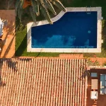 Bungalow Directly At The Beach Дом отдыха Марбелья