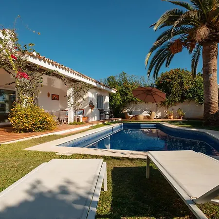 Dom wakacyjny Bungalow Directly At The Beach *