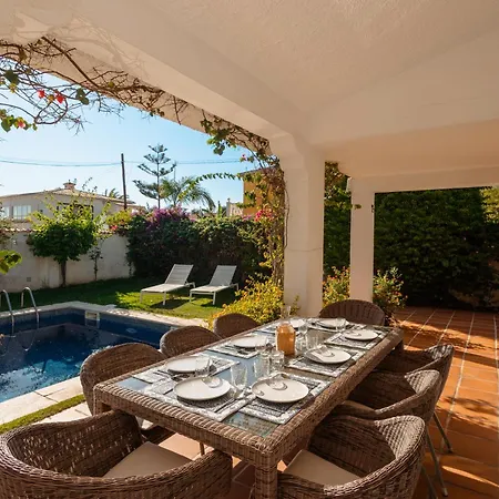Ferienhaus Bungalow Directly At The Beach Marbella