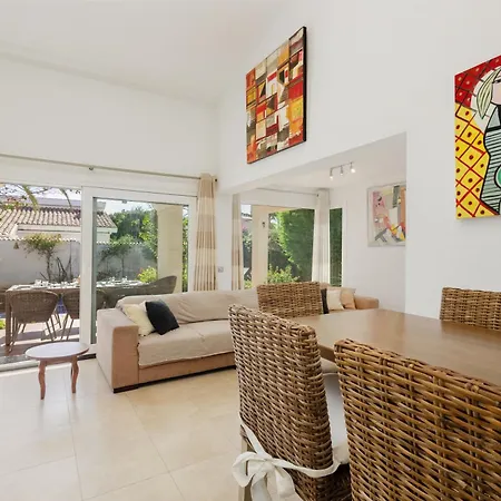 Nyaraló Bungalow Directly At The Beach *