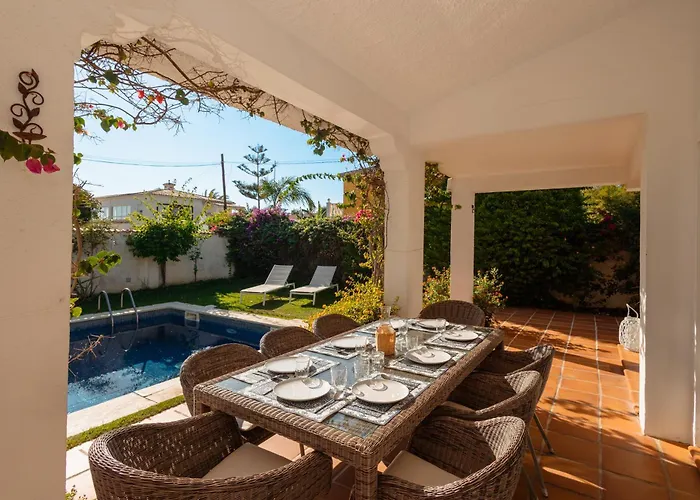 Ferienhaus Bungalow Directly At The Beach Marbella